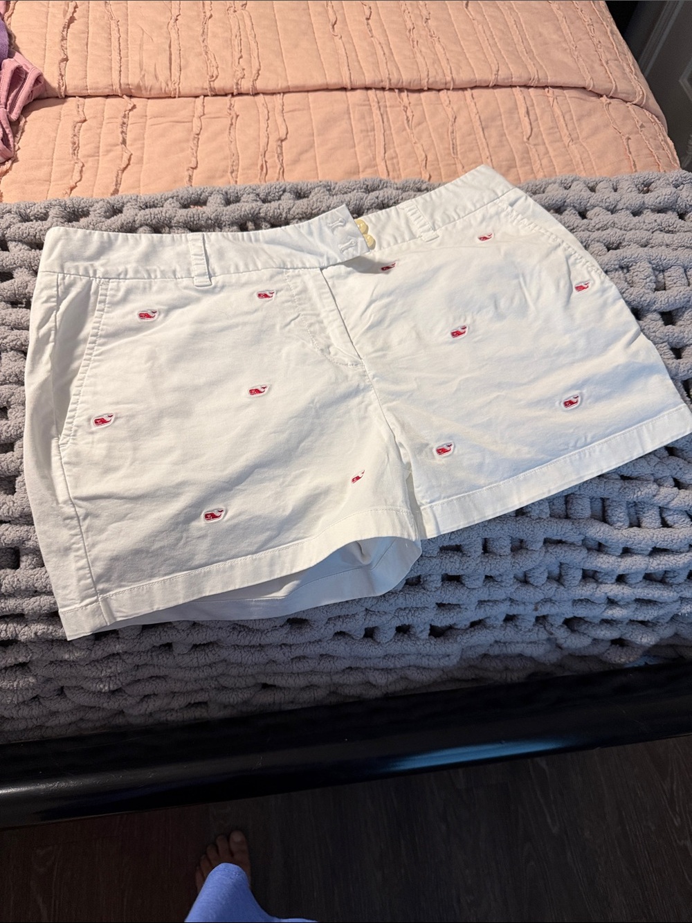 Vineyard Vines White Shorts with Pink Whale Embroidery